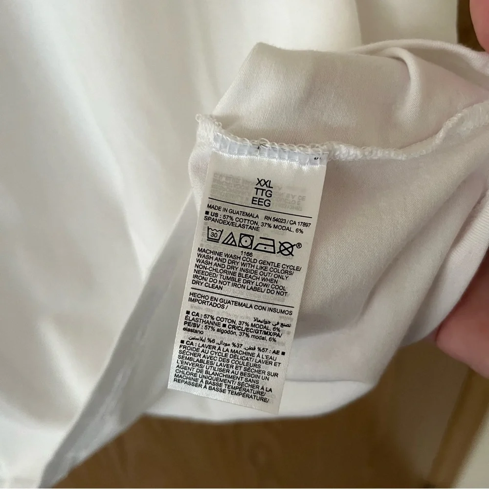 Old Navy Bestee Crew Neck White T-Shirt - Picture 5 of 8